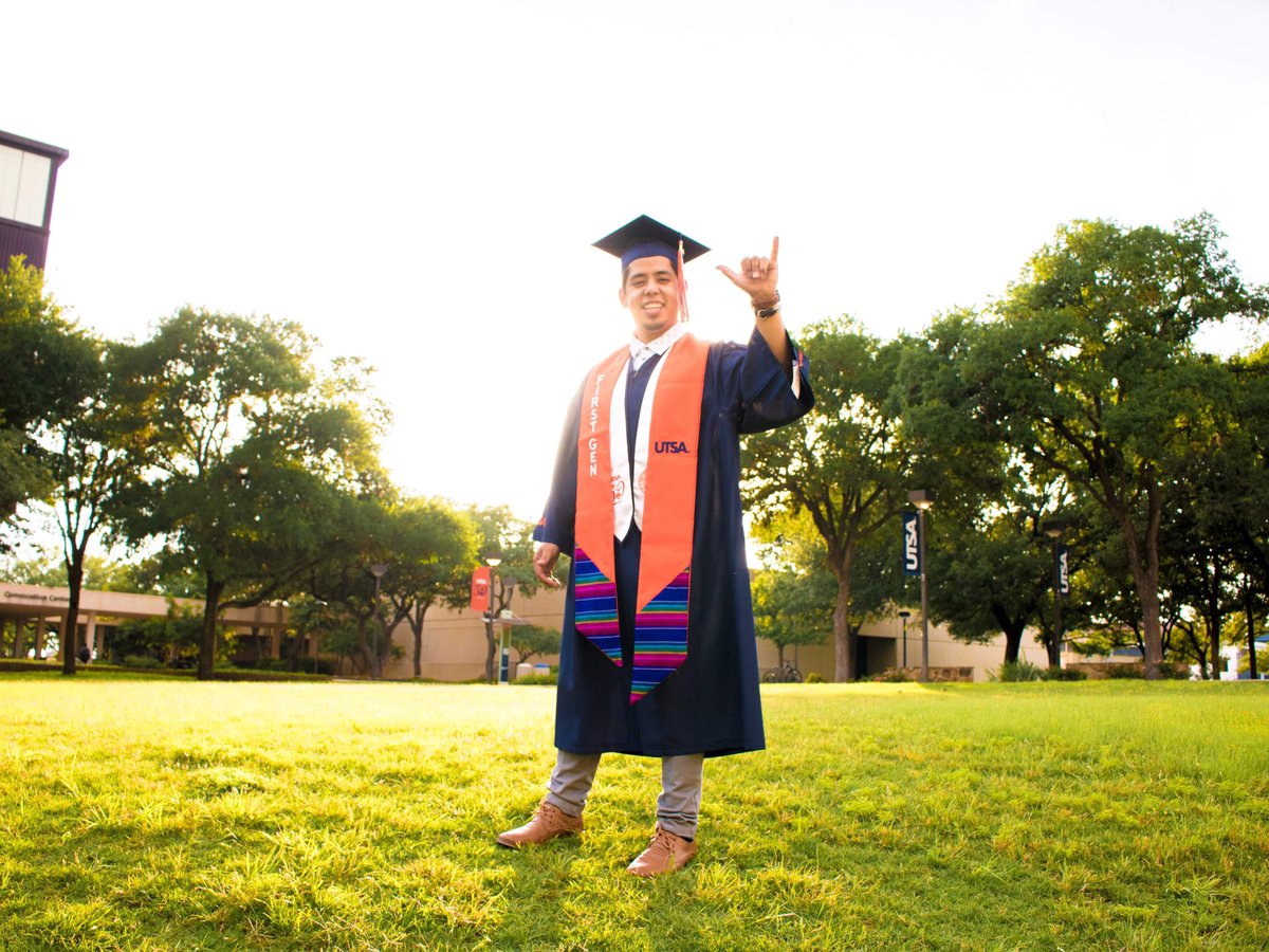 edward_08sti's tweet image. I took my own grad pics with the help of my Fiancée! I’m graduating today! #birdsup #UTSAGrad19 #firstgenutsa #utsa