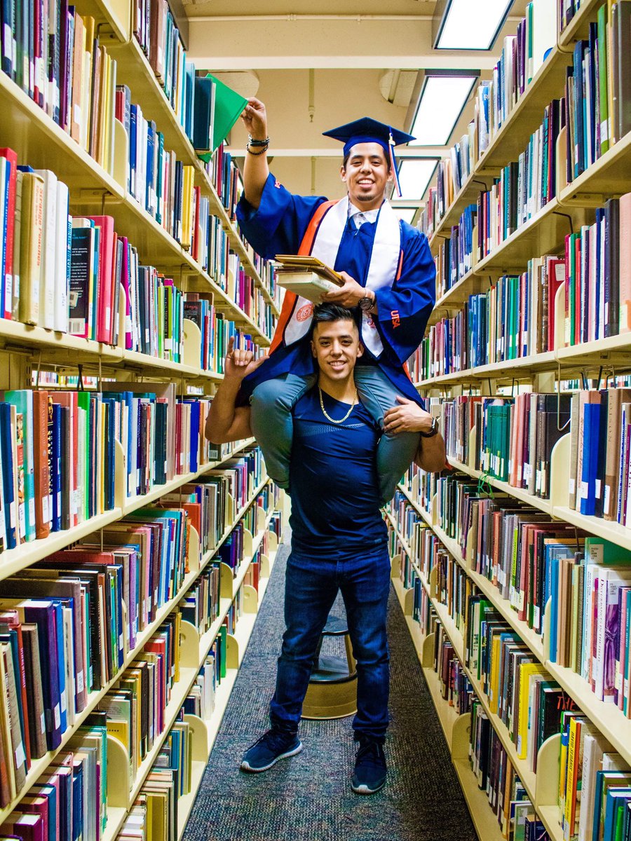 edward_08sti's tweet image. I took my own grad pics with the help of my Fiancée! I’m graduating today! #birdsup #UTSAGrad19 #firstgenutsa #utsa