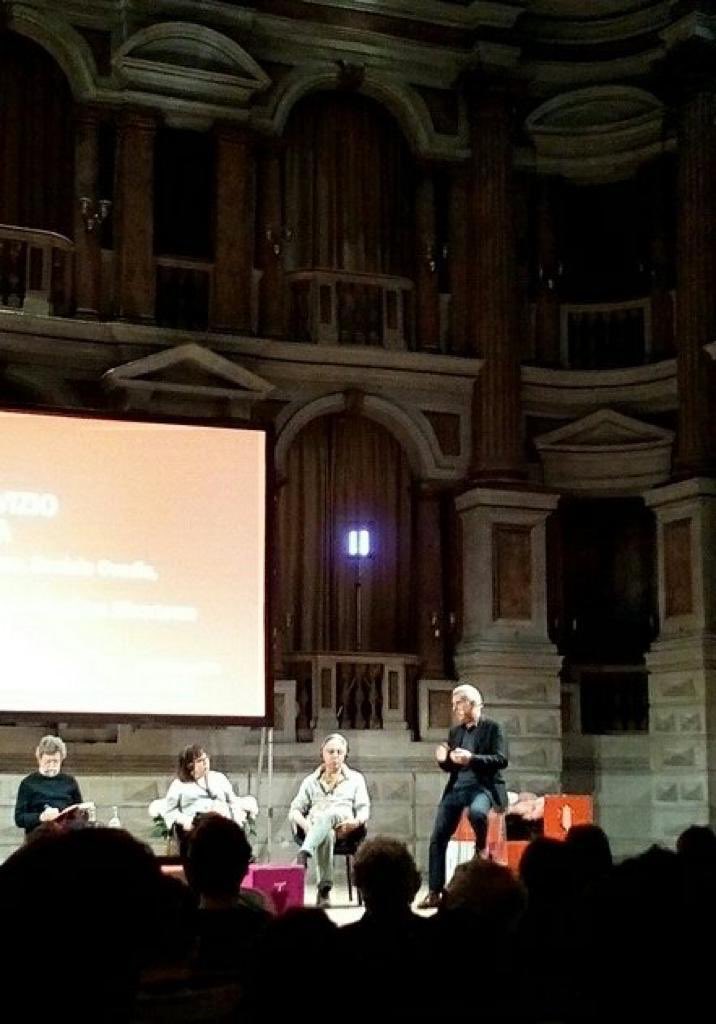 lucacarra50's tweet photo. Al #foodscience2019 una bella discussione sulla proposta di @Sci_Parlamento per avvicinare la politica alla scienza (e viceversa). https://t.co/TsE9ykT82S