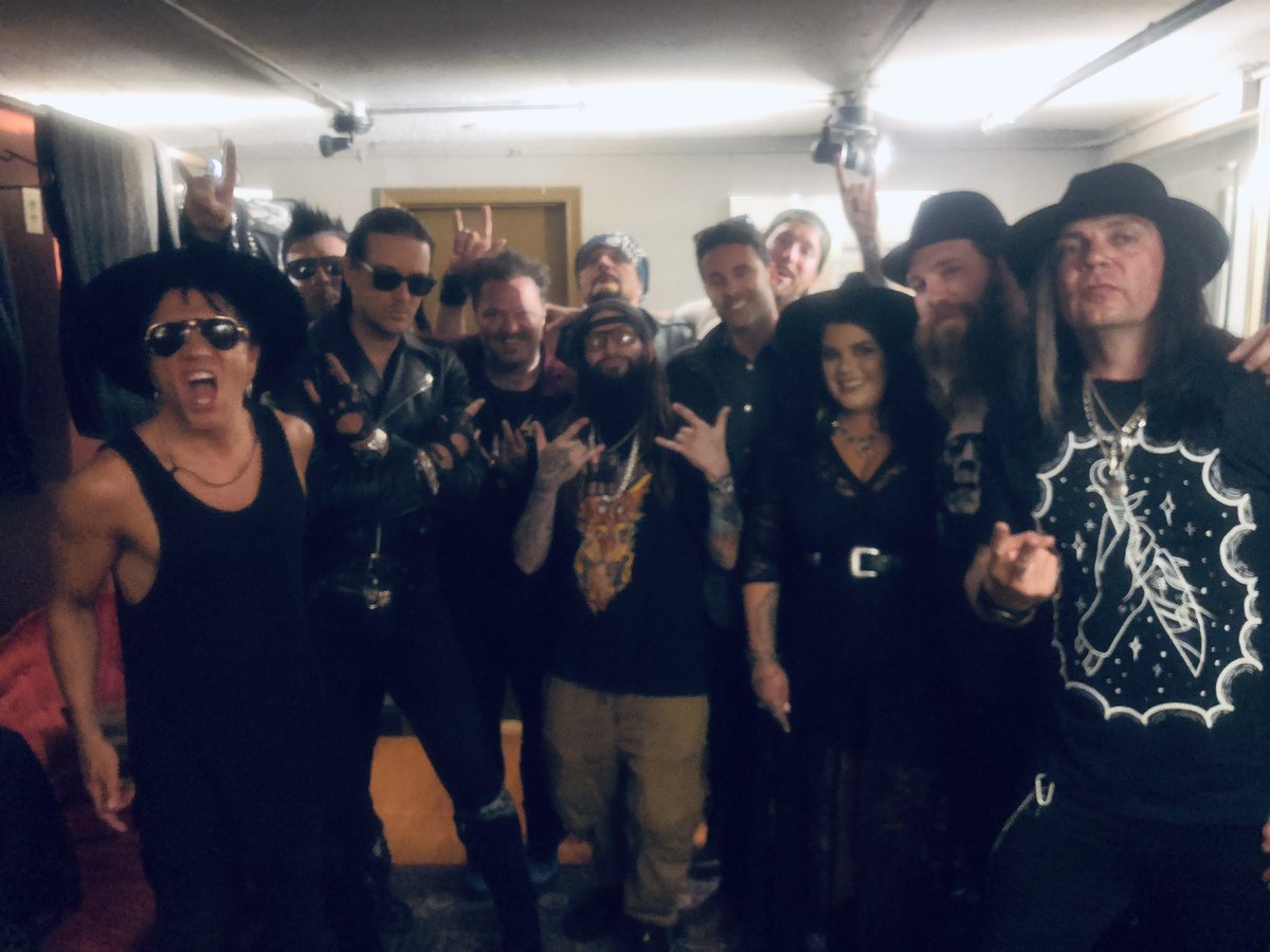 CLASS OF ’04!!! What a perfect final show to the tour in Philly last night! Thank you all American Vampires, Dracula’s Ball and all our friends out here! So good to see <a href="/BAM__MARGERA/">Bam Margera</a> &amp; the crew agin! LOVE &amp; SEE YOU VERY SOON! J69 X