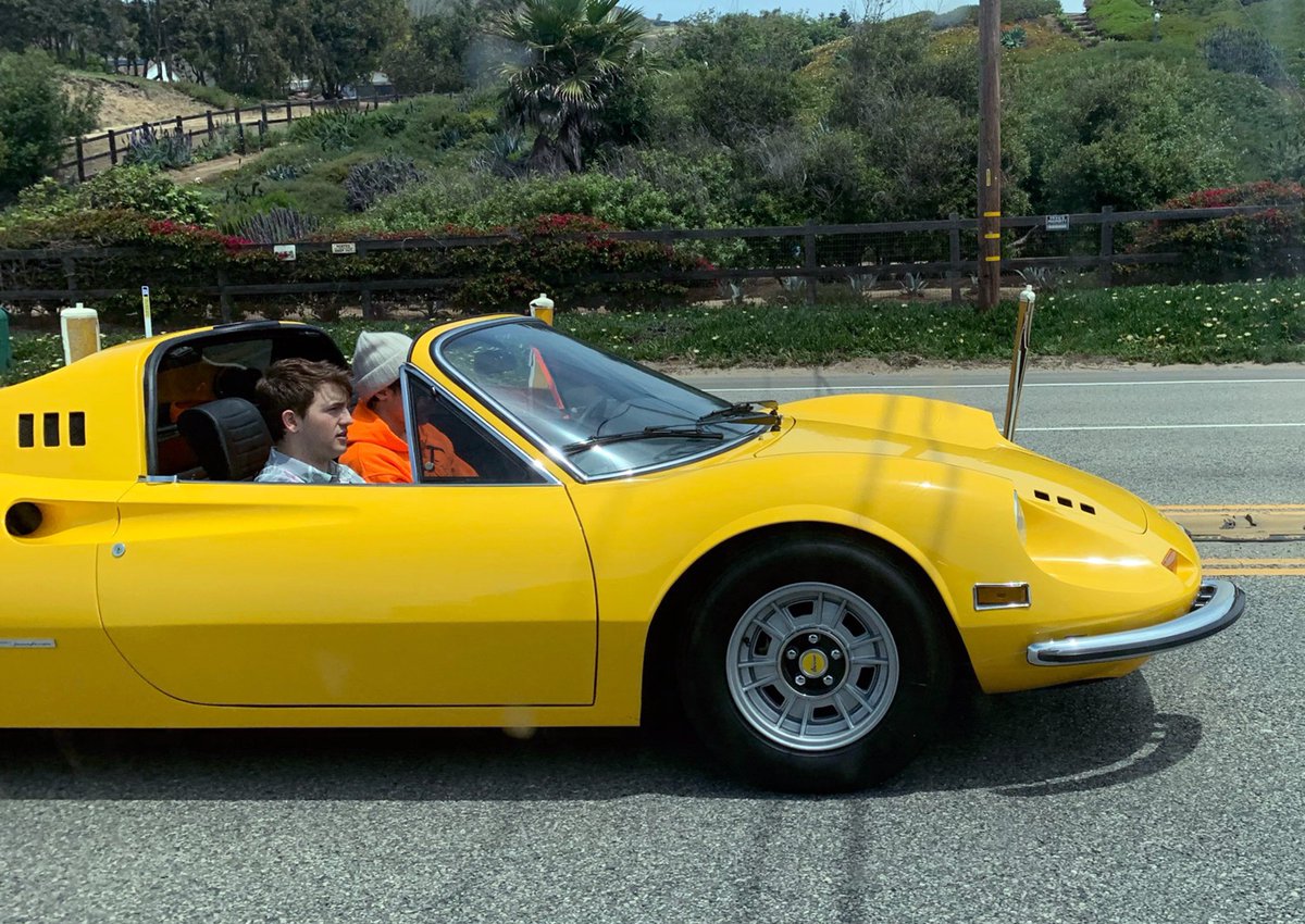 HarryS_Source's tweet image. 📸 • Harry driving his car with a friend in Malibu (May 18)