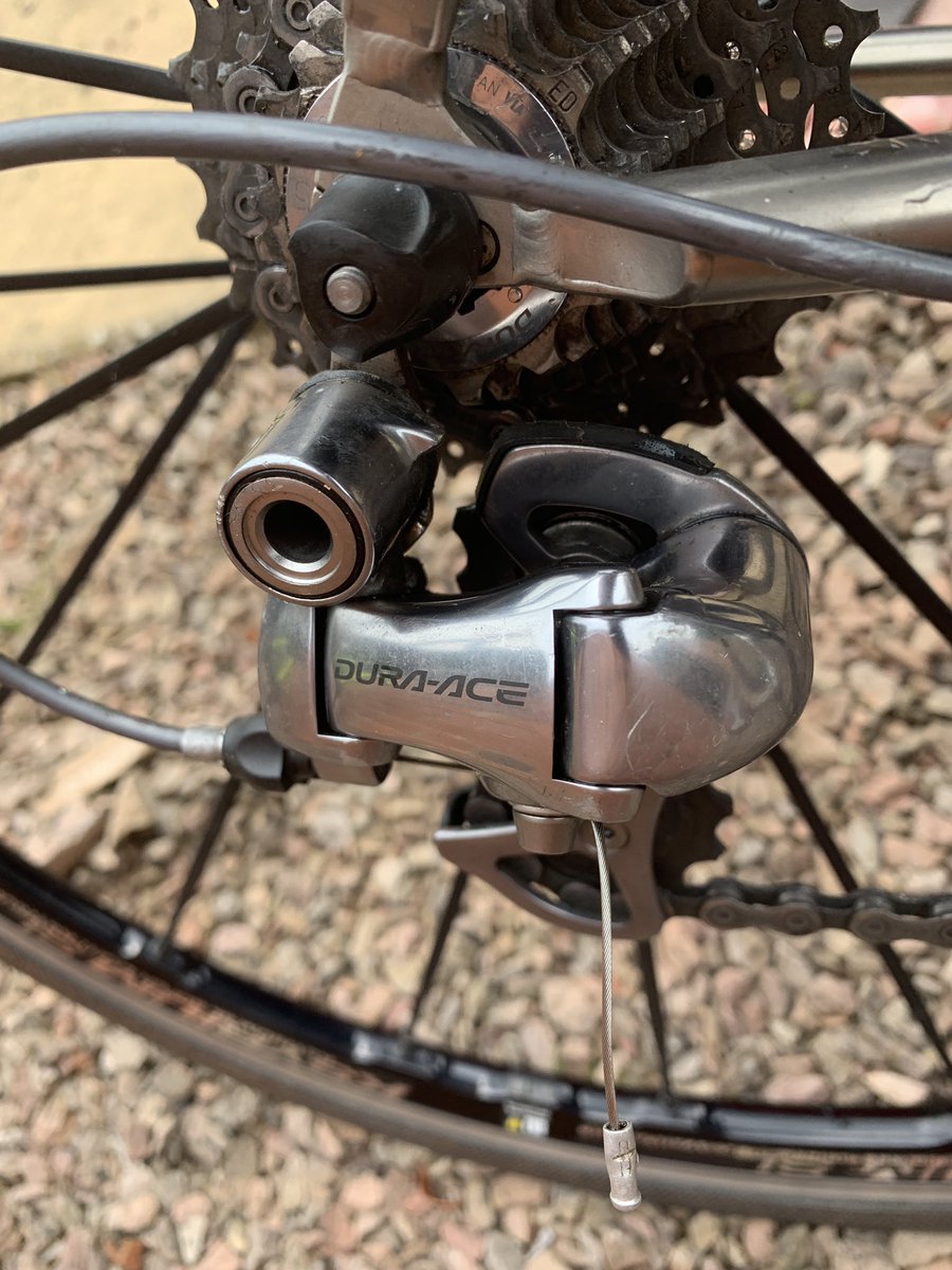 Midlandaudiox's tweet photo. My winter bike @litespeedbikes #archon #titanium size M/L full #shimano #durace full @eastoncarbon #fizik @maviccycling #ksyrium cost £6k selling at £3k @midlandaudioxchange #belbroughton #hiendbikes https://t.co/QpDkIEIOXF