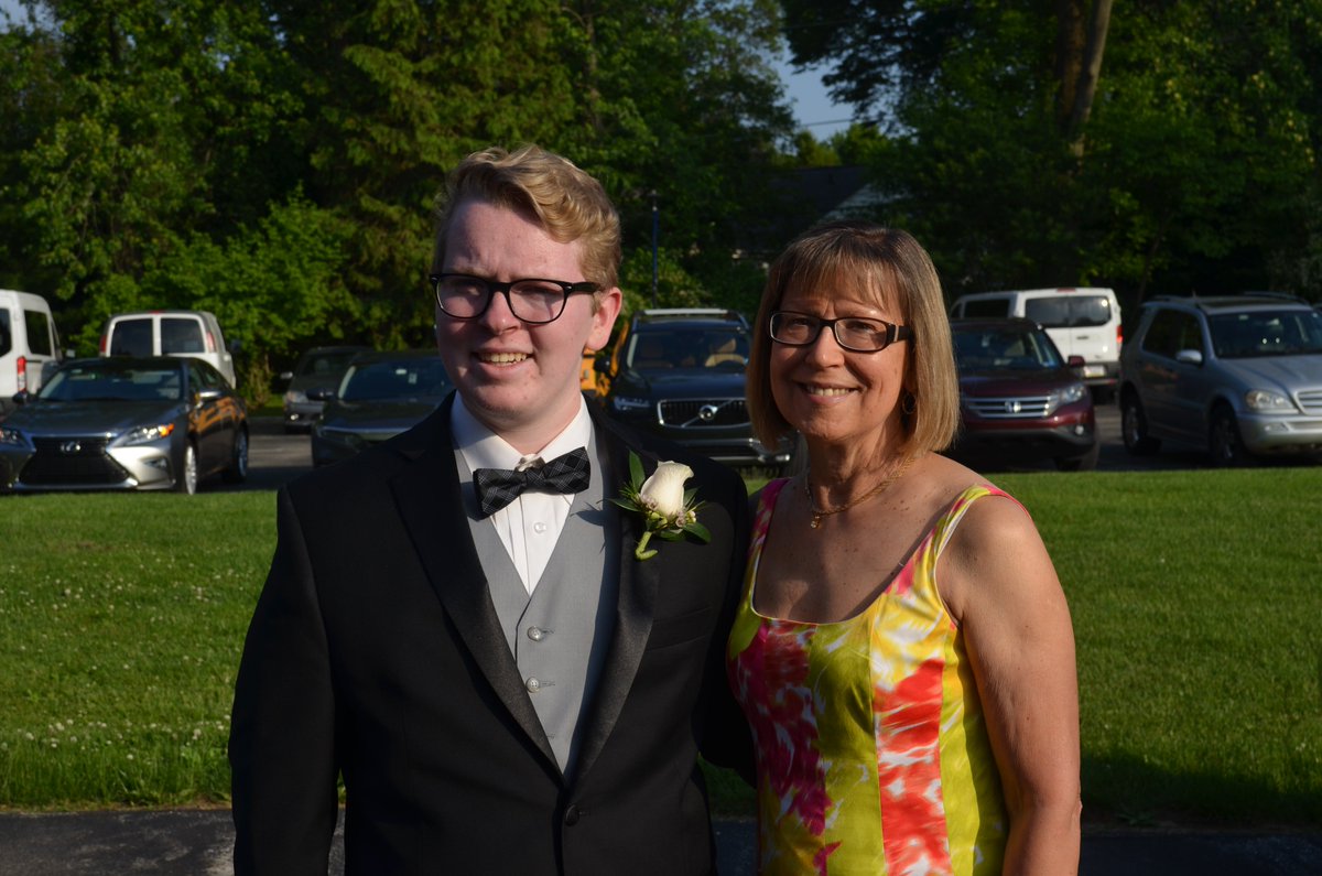 McHawk82's tweet image. My date not his. #devonprep #devonprom