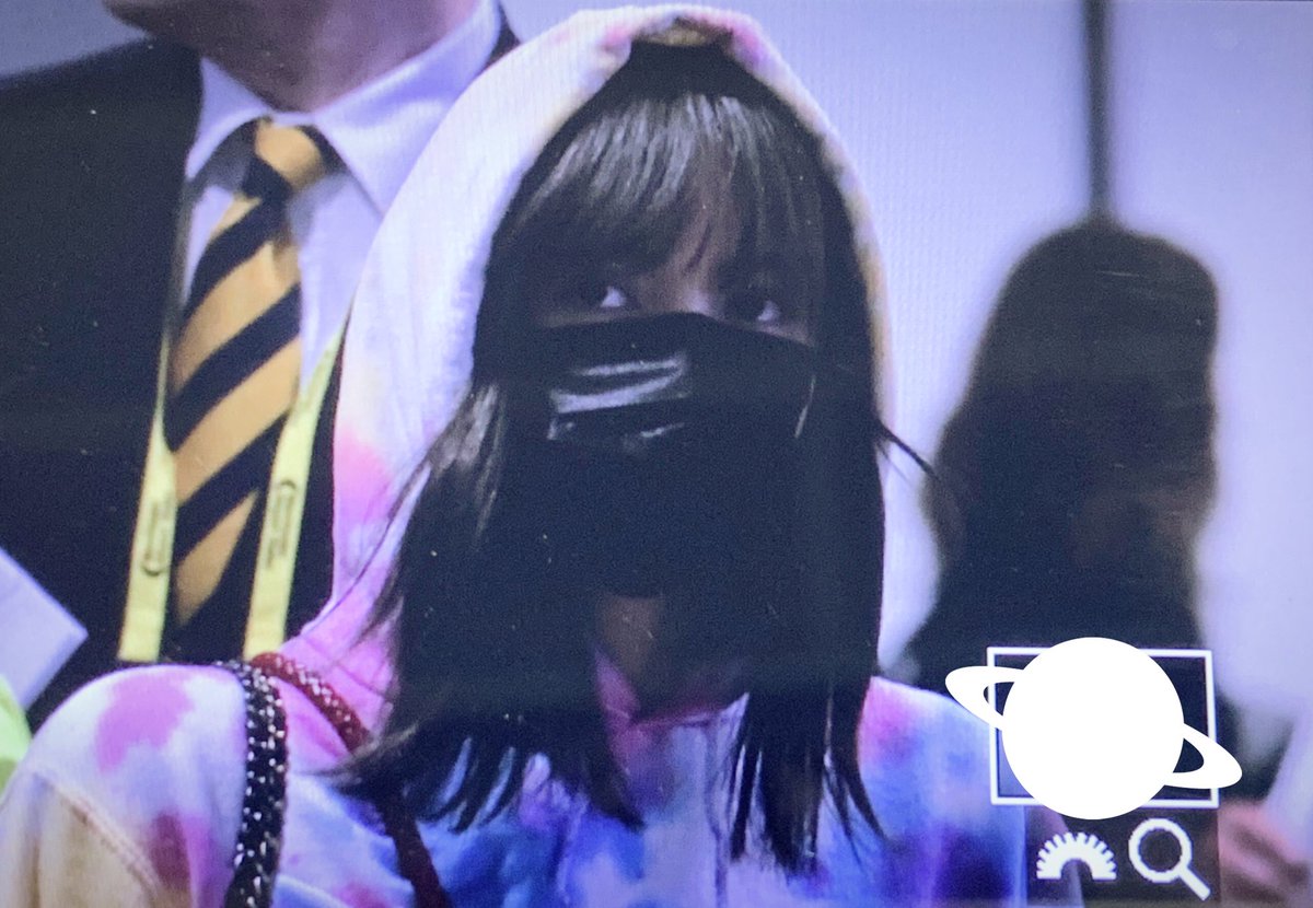 190519 MAN
#BLACKPINK  
#리사 
#LISA 
👀