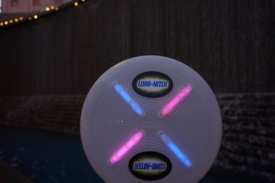 FlitebyNite's tweet photo. Keep the graduates and kids entertained now that school is coming to an end -- a few less hours of screen time is a GOOD thing, and they will surely thank you later! #ToysofSummer #GlowAsYouGo https://t.co/cHCElR6Vqa