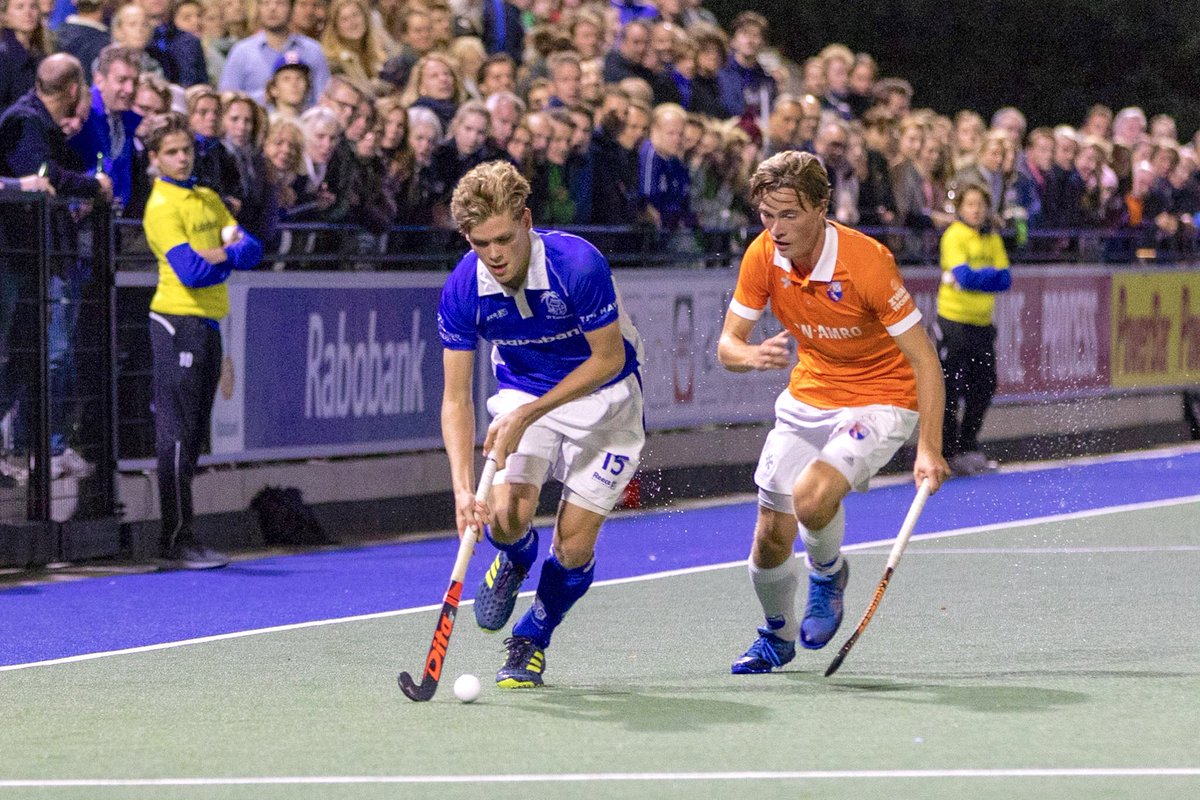 Kaartverkoop voor de playoffs finalewedstrijden #kamblo woensdag 20:30 gaat als de brandweer! Bestel snel als je erbij wilt zijn. En vergeet de uitwedstrijd op #blokam (zaterdag 16:00) niet! Ook daar willen we blauwe tribunes 💙💪🔥 #po2019