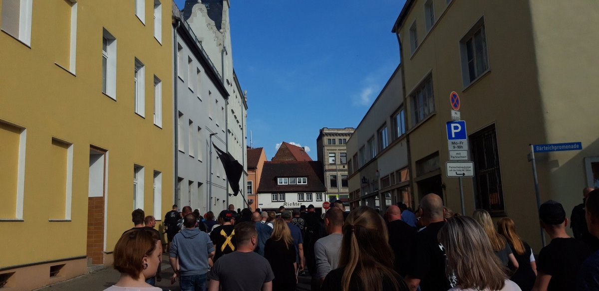 schppel's tweet photo. #Köthen1905 300 Menschen folgten dem Aufruf! Klasse. https://t.co/jb7INYhRxB