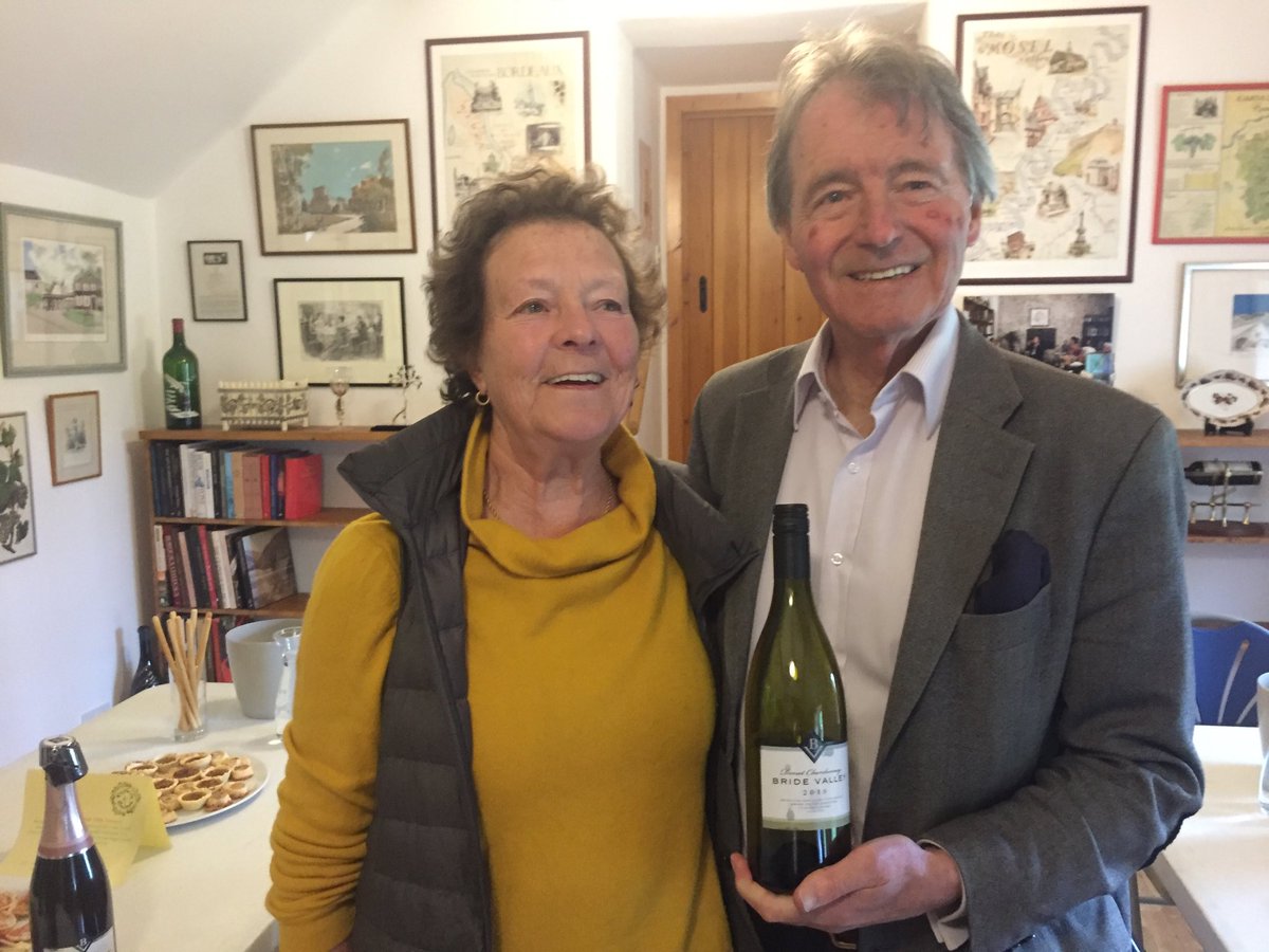 Happy pic of Steven &amp; Bella Spurrier at their ⁦<a href="/BrideValleyWine/">Bride Valley Vineyard</a>⁩ on Fri, launching delicious still Dorset Chardonnay 2018 and opening their new visitor centre &amp; tasting room. Congrats, and to winemaker ⁦⁦<a href="/GrahamFisher7/">Graham Fisher</a>⁩