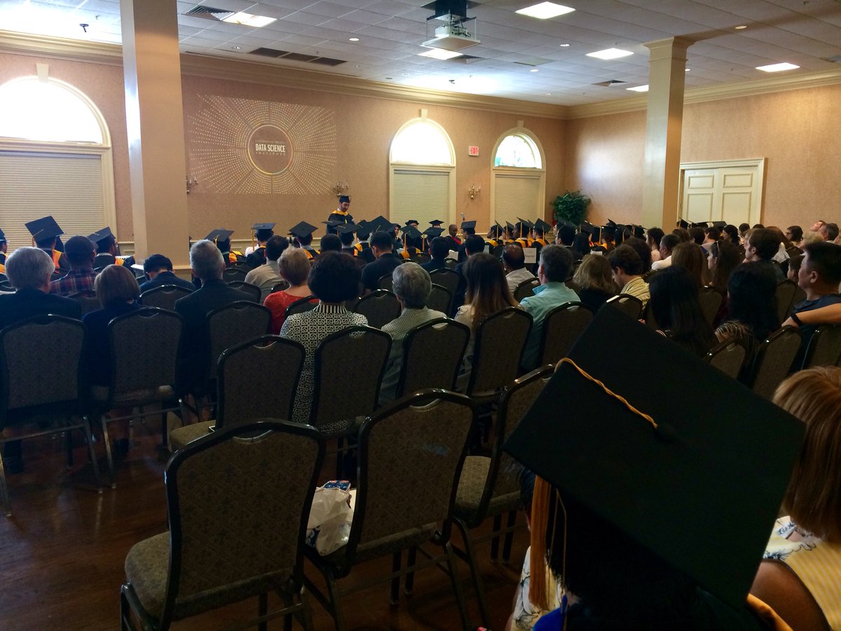 uvadatascience's tweet image. @UVADSI class speaker Beni Shpringer, “we became a tight-knit family that pushed and supported, and because of that we came out successful on the other side.” #uvadatascience