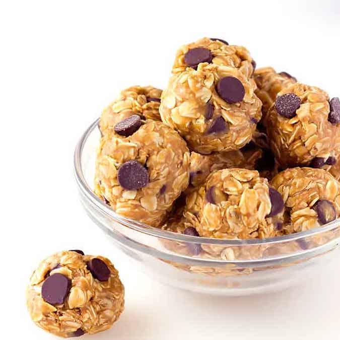 ✨NOW AVAILABLE✨ Whole oats and peanut butter form the base for these perfect energy booster bites, studded with vegan chocolate chips. Only $5 for 3 pieces! 🙏 #energybites 

Head to our One Time Order menu to get yours! ➔ upbeetfoods.com/one-time-order