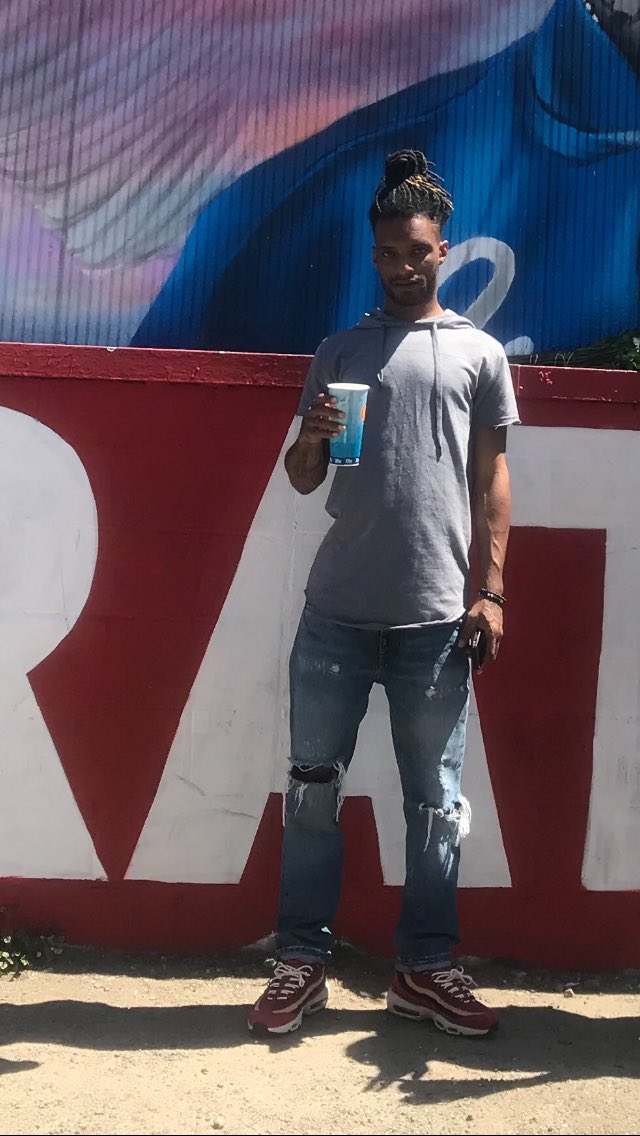 NoID_Johnny's tweet photo. TMC RIP NIP 💙 🇺🇸 crenshaw and slauson #TheMarathonContinues https://t.co/8AecF37LMK