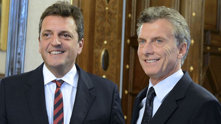 Ambitocom's tweet photo. #Kirchnerismo ahora espera a #Massa , y #Macrii al peronismo no K
#Cristina #AlbertoFernández #Elecciones2019
Por @patribsas y @RubenRabanal63
https://t.co/FQ9xXUGn0E https://t.co/aog4uAuhNK