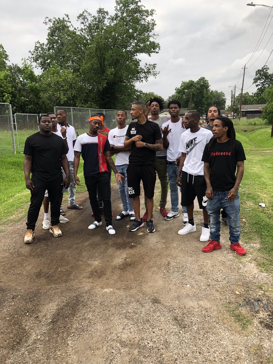 LowkeyGC1's tweet photo. Keep It SquareSquare Kant Fw No Squares⬛️⬛️
#South2DaNawf🆘🎱
#MyRoundsOTW🎥 #Solid
#bigSTACKK🆘
#FreeLahRob #FreeFlex https://t.co/bufSAC8ijI