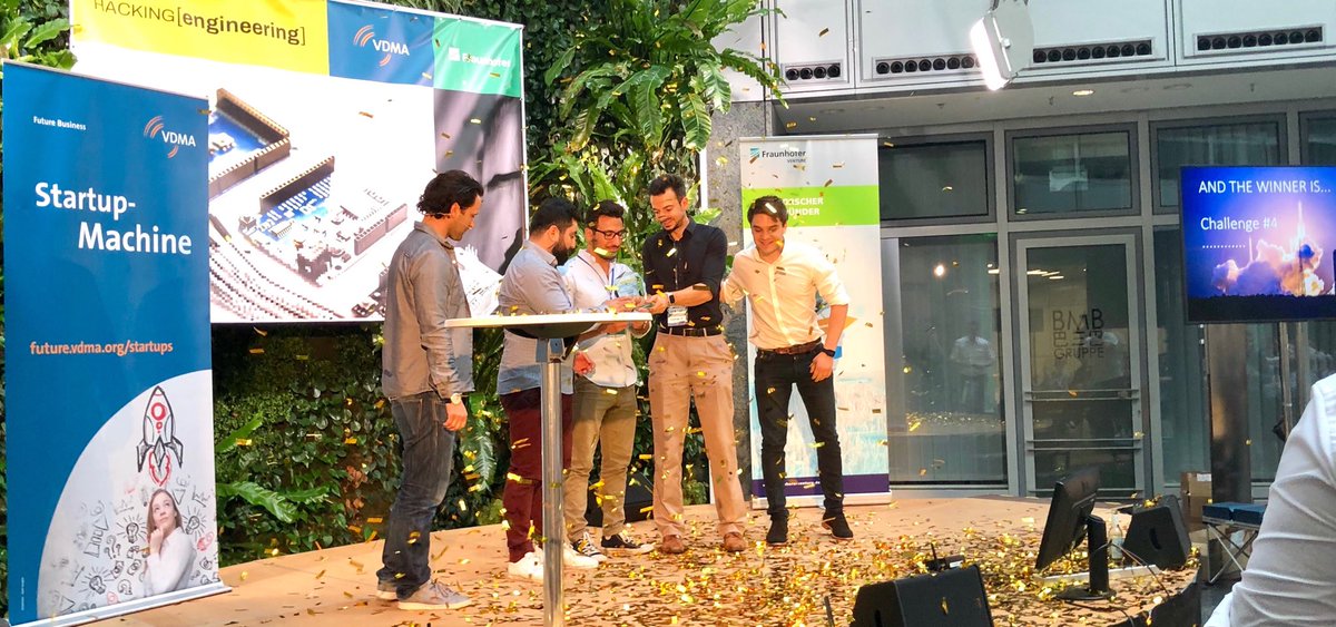 VDMAonline's tweet photo. Last but not least die Gewinner von Challenge #4 - Team #TheAvengers 🏆 hat ebenfalls die Jury überzeugt. Glückwunsch!
#HACKENG VDMA #StartupMachine #EMiNT #VDMAFB https://t.co/0EGGJDn0GY