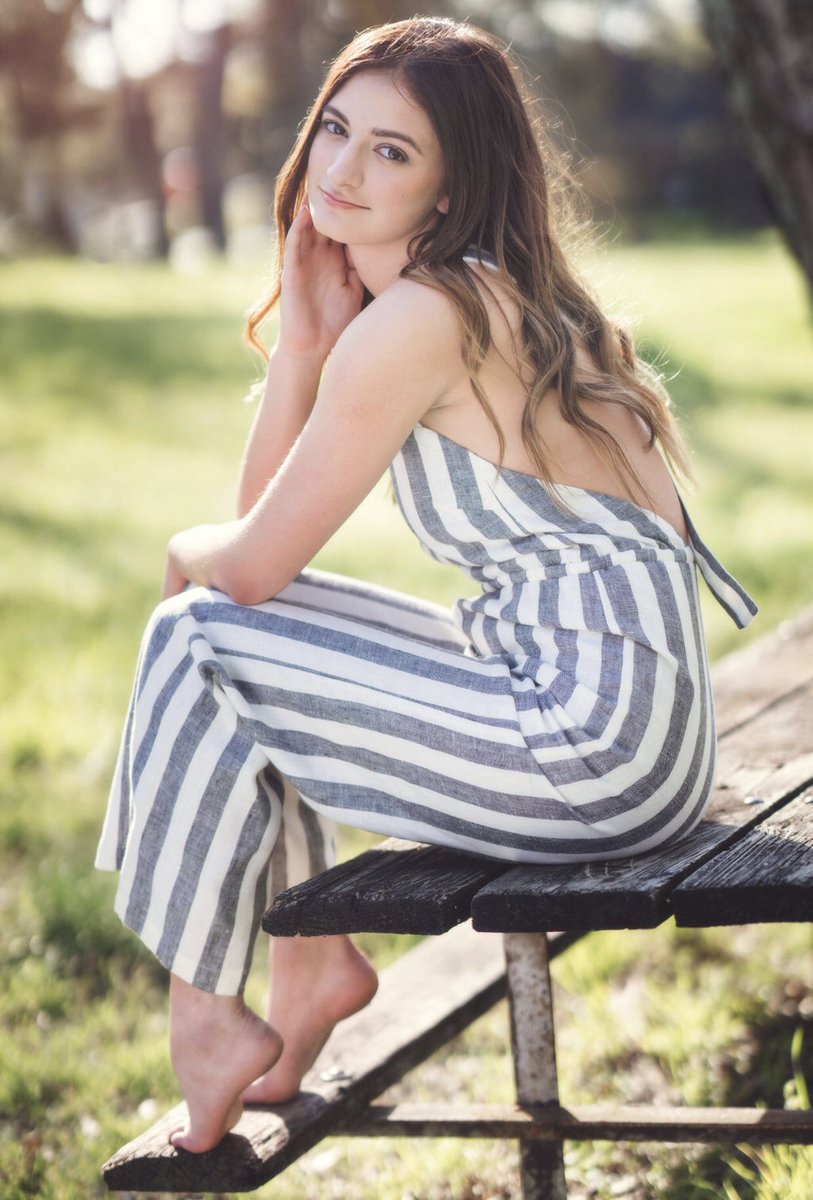 GraceAButler's tweet photo. happy LAST senior sunday<3 https://t.co/lbff0mlewD