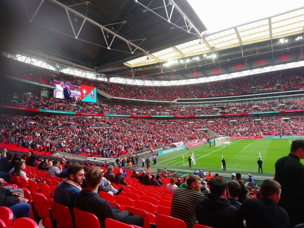 Mattcpfc1905's tweet photo. @AwayDays_ Leyton Orient fans at Wembley today https://t.co/WiFYYSLlKo