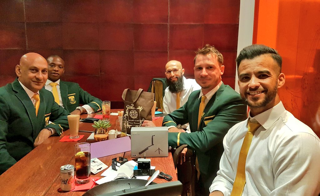 ProteasMenCSA's tweet photo. And they're off ✈ 2019 ICC Men's Cricket World Cup loading🔥 #CWC19 #ProteaFire https://t.co/kmBzNqhDsQ