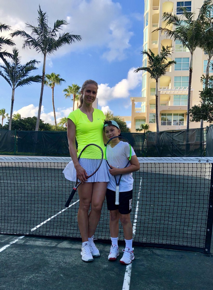 serber94's tweet photo. Many thanks to Olympic Champion of Beijing Elena Dementieva for finding time and practicing with us today. It was a treat... 🎾🌴🌞🥇#kidstraining #hardworkingkid #tennispractice https://t.co/BH2rrPF5Z5