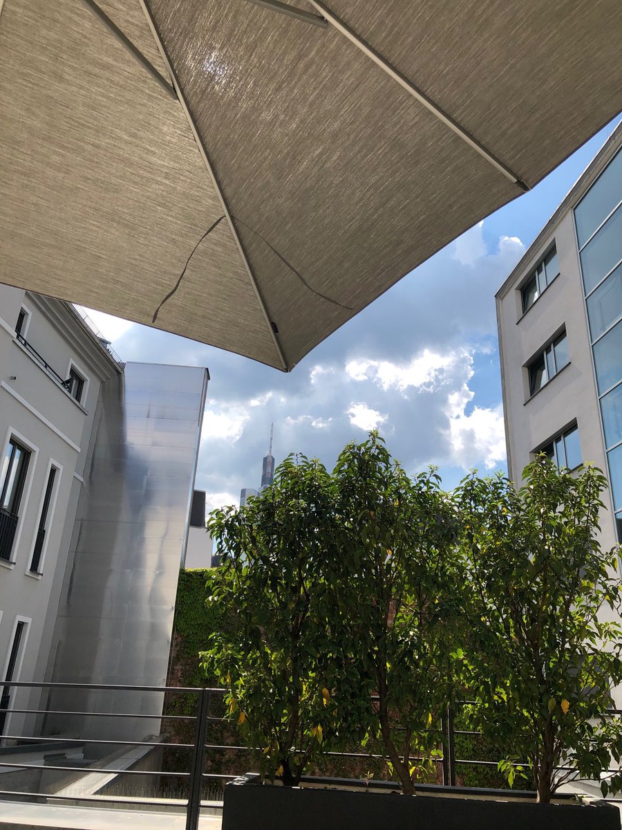 BoltCapital's tweet photo. Sunday is happening #Frankfurt #RheinMainRocks https://t.co/Z9UL9wIpzX