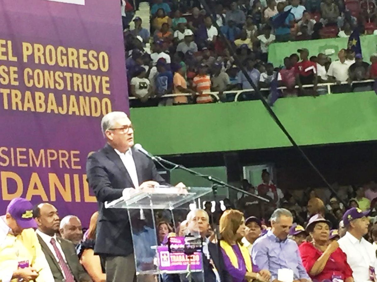 elnuevodiariord's tweet photo. Gonzalo Castillo llama a “no dar marcha atrás continuar con Danilo”

https://t.co/xXs9kOIcdl

#ElNuevoDiarioRD    #GonzaloCastillo    #DaniloMedina https://t.co/xw8DNFbAnN
