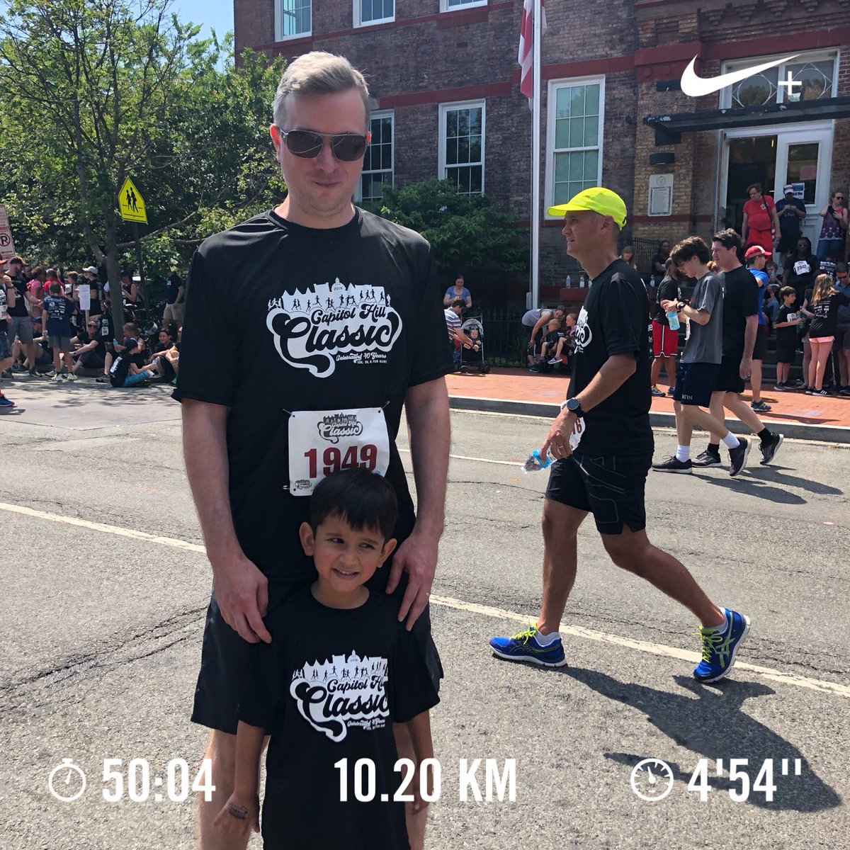 Mohonmaafia's tweet photo. First @CapHillClassic 10k and Fun Run #ClusterPride #40yearsrunning https://t.co/gqJ1rHQS02