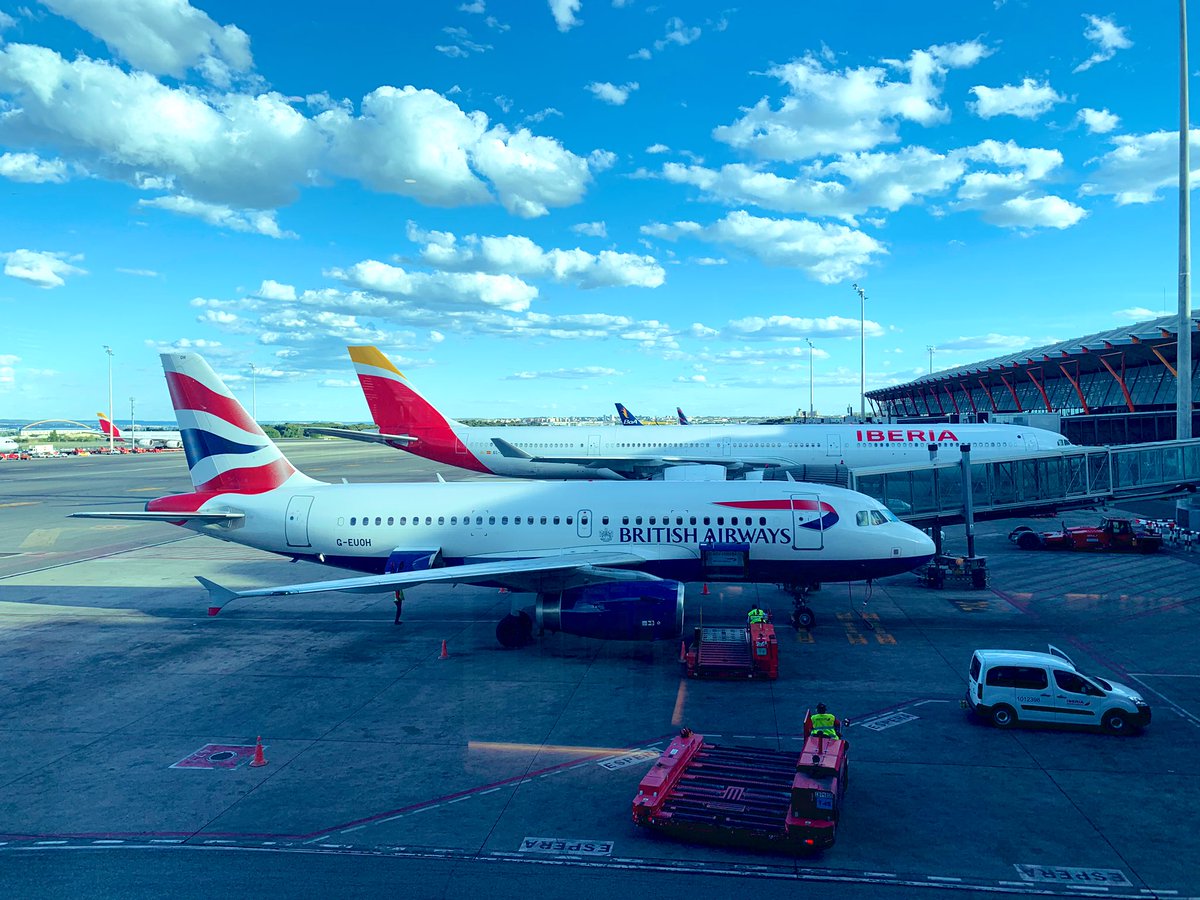 TimmyKernow's tweet photo. At one of my favourite lounges @Iberia #Madrid #T4S awaiting my final flight of the day with @British_Airways #BA465 #MAD🛫to🛬#LHR Cheers to a fun weekend that was! https://t.co/zJkgJ47RnK