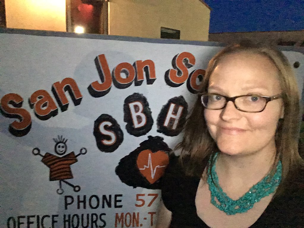 TiffDowell's tweet photo. On Friday night, I got the honor of going home to speak at a high school graduation. I’m sharing my words to the graduates here: https://t.co/JwhhJieJBk #graduationspeech #smalltowngirl #gradspeech #goinghome https://t.co/0e1PQIWeBr