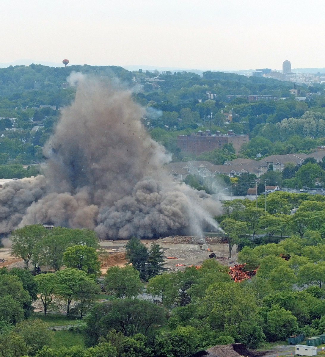 mcall's tweet photo. Martin Tower ... going, going, going, gone. https://t.co/FhAl5dzlj7 #RIPmartintower https://t.co/yfCvfb9evP