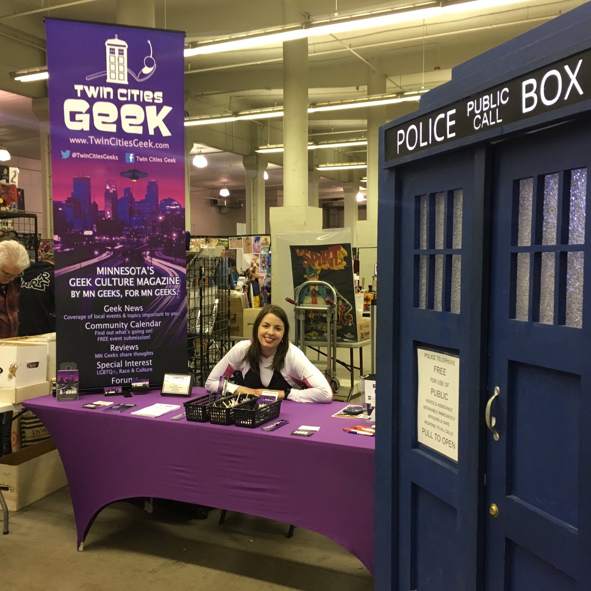 TwinCitiesGeeks's tweet photo. A visit from the TARDIS! #springcon #mspcomicon #mcba https://t.co/ripz81S5eh