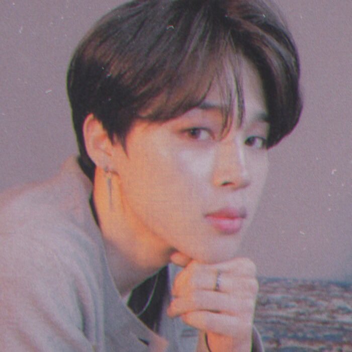 softlolaa's tweet photo. @berry_rozen @_AblueJin_ @BTS_twt mercii pour ce concours 💜 https://t.co/8D6JpKPByI