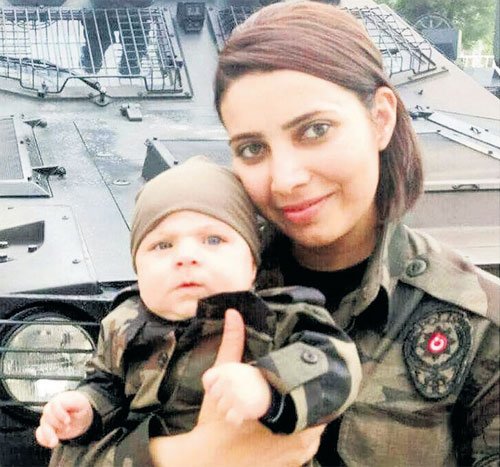 FetoGerceg's tweet photo. "...Önce doğruları görünüz ki yanlışları ayırabilesiniz..."
DER İmam Caferi Sadık…
HZ. HÜSEYİN’İN KATİLİ YEZİD
Bu Masumun Katili FETO YEZİDİ... https://t.co/vYKKlwczSB