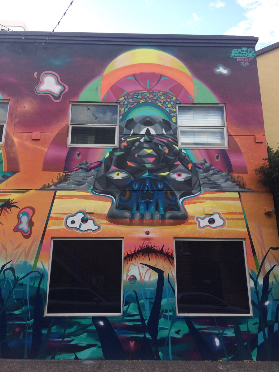 Crimsonpig24's tweet photo. Great street art in Brisbane. #Brisbane #StreetArt #FishLane https://t.co/qXWmWSXvRc
