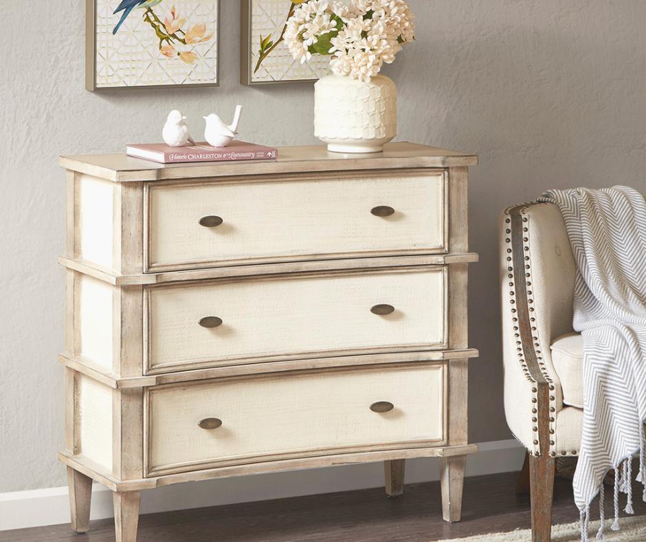 DesignerLiving's tweet image. Antique cream color paired with a natural wood frame makes this a MUST for any country or farmhouse-style home! Pair with warm and neutral decor for a soft and inviting look to complete your space. 

See it up close: bit.ly/2H5j1N4
