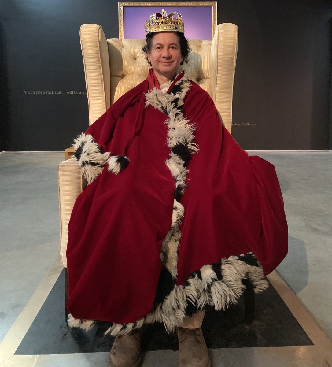 isaacdabbah's tweet image. #QuizasQuizasQuizas podría ser el Queen 👑 del 2020