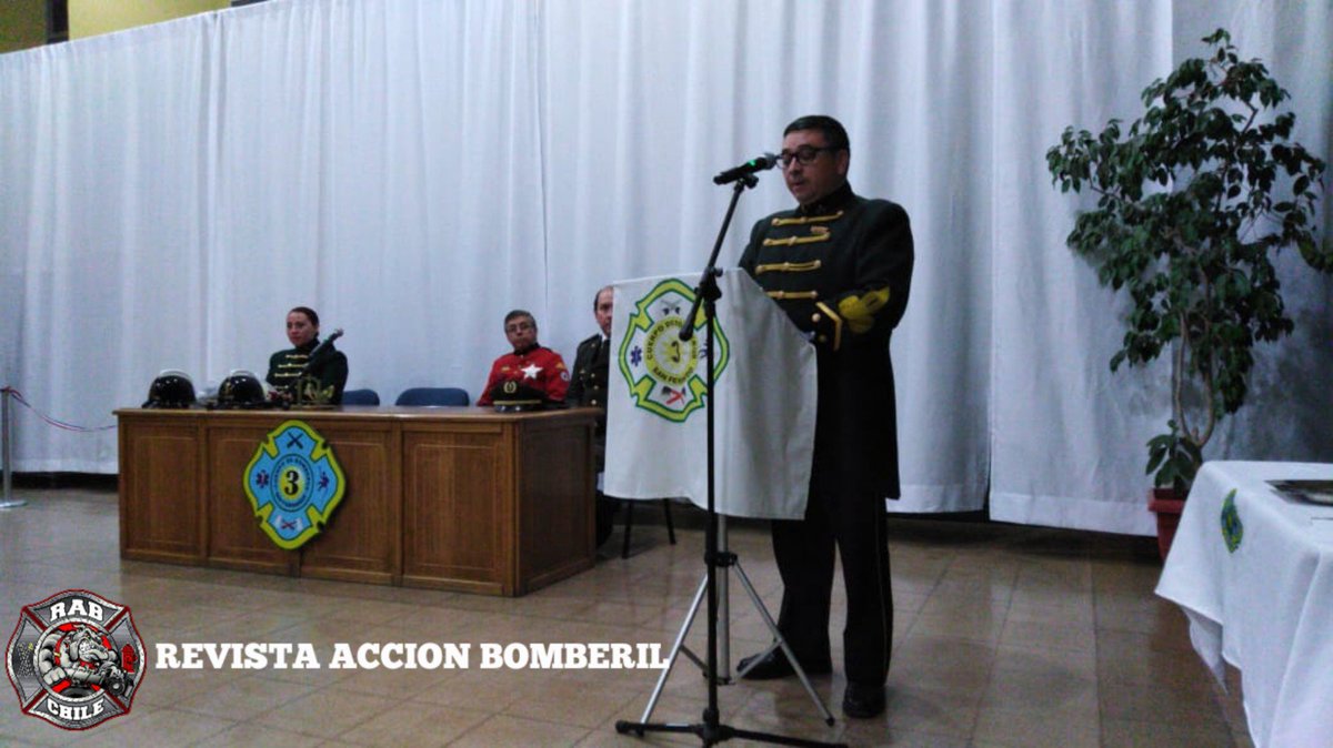 RABCHILE's tweet photo. BOMBEROS SAN FERNANDO

Ahora #Rab11 y #Rab21 se encuentran cubriendo el 67mo Aniversario de la Tercera Compañia Bomba "Manuel Rodríguez" que se celebra en su cuartel.

#RAB
#REVISTAACCIONBOMBERIL
#BOMBEROSDECHILE https://t.co/SLJ4phlQPq
