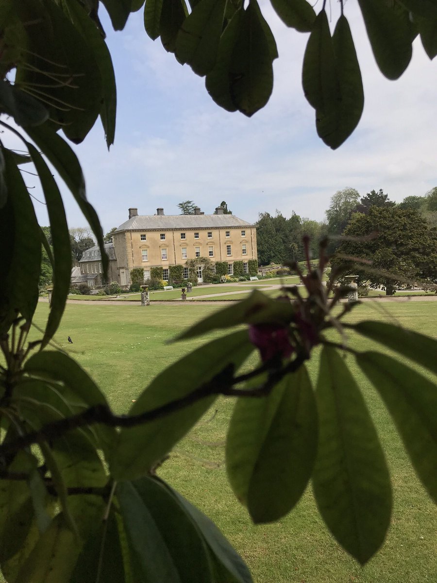 AltarnunCott's tweet photo. Wonderful visit to @PencarrowHouse today. Stunning location near #Bodmin and a fantastic tour with an extremely knowledgeable guide. Finished visit with the best Tomato and Basil soup I have ever eaten with cheese scone to die for. When you stay at #hillcottage a #mustvisit. https://t.co/BRUsW6Wlvd