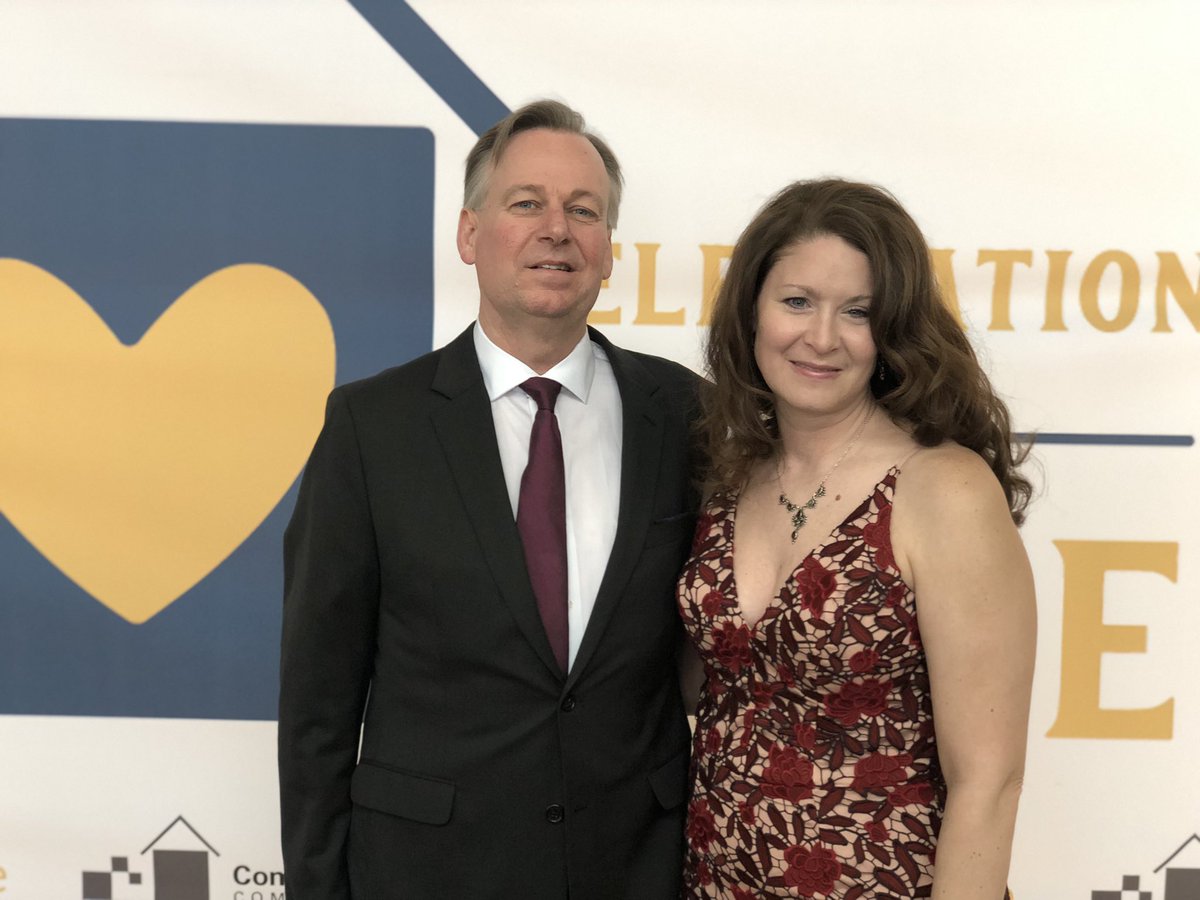 jchrisgallagher's tweet photo. Great weekend and another wonderful event! @CommonBondComm GrandGala #CelebrationofHome https://t.co/JvvmSnGc1Z