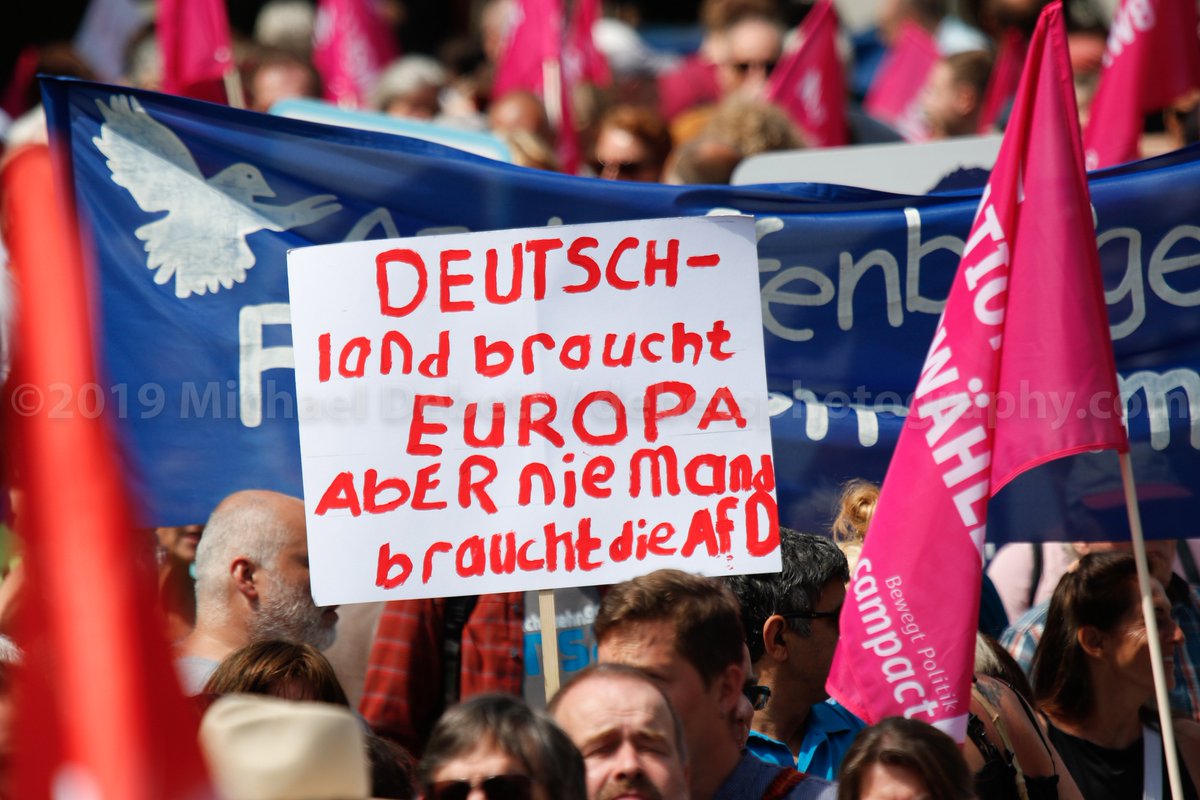 MichaelDebets's tweet photo. 19 May 2019 Impressions from the #EuropeForAll march in #Frankfurt / Eindrücke von der #1EuropaFürAlle Demonstration in Frankfurt. More pictures at / Mehr Bilder bei https://t.co/xEnXTRzxQL #ffm #1Europe #OneEurope #DeineStimmeGegenNationalismus https://t.co/FYkC1EjoXu