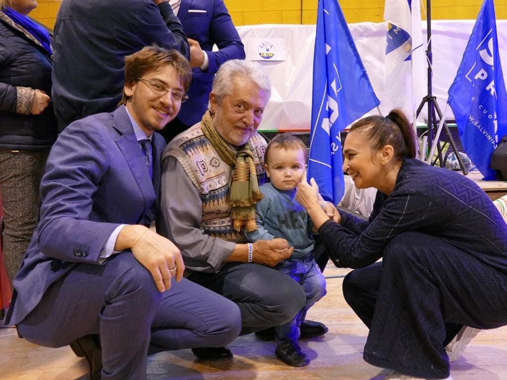 giannagancia's tweet photo. Girando in lungo e in largo il Nord Ovest, oggi a #TorrazzaPiemonte con l'amico e senatore ligure @BruzzoneLega. Tutti insieme per un'Italia più forte in un'Europa alleata e non matrigna!
#Europee2019 #26maggiovotoLega #scriviGancia https://t.co/8tTMys4tko