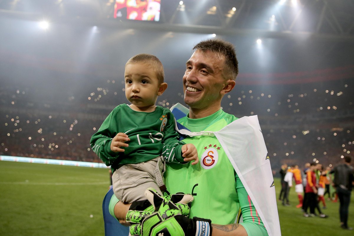 webaslan's tweet photo. 22. ŞAMPİYONLUK HATIRASI 🏆 https://t.co/7CRgTjxRr4
