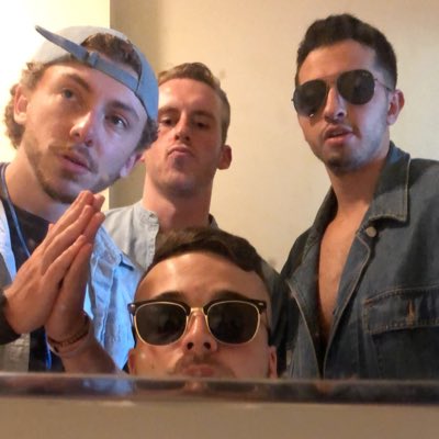 Tevan_3's tweet photo. @ConnorFarragher @preston_wehr @angeVard19 DENIM BOYS https://t.co/NQHdxj35HM