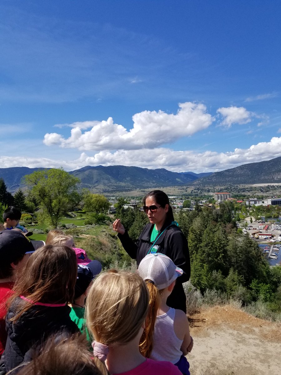 Harvesting sage with Anona Kampe. #learningindigenousways #respectingourenvironment
#gettingoutside