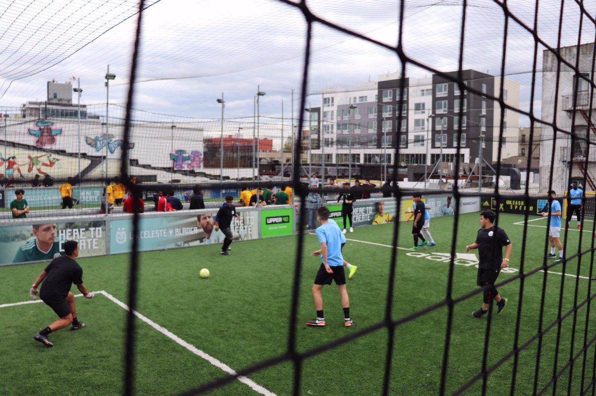 WillDaCreator's tweet photo. Soccer is simple 🤙🏼⚽️ @adidasfootball @adidasnyc #tangoleague #tangocontest #tangosquad #daretocreate #creativityistheanswer #heretocreate #neverfollow #adidasfootball #adidasnyc #copa19 #brooklyn #soccer https://t.co/6TwDPiKWOj