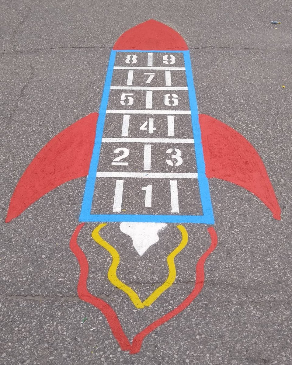 ElitePavement's tweet photo. We got a chance to put down a few new games and even a custom rocketship hopscotch @bondlakeps in the @YRDSB 
Have an idea for a game? We can make it happen!
#richmondhill #creativegames #OutdoorClassroomDay #SundayMorning #longweekend https://t.co/UDbPQkWNCF