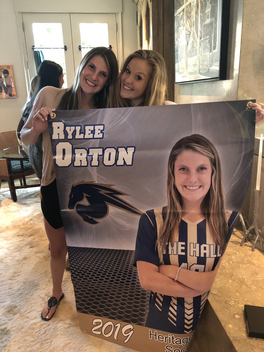 SuperSassyMama's tweet image. Love this girl @rylee_elise &amp;amp; the mentor/friend she has been to Caytie! Wishing you all the best sweet girl! #GraduationTime