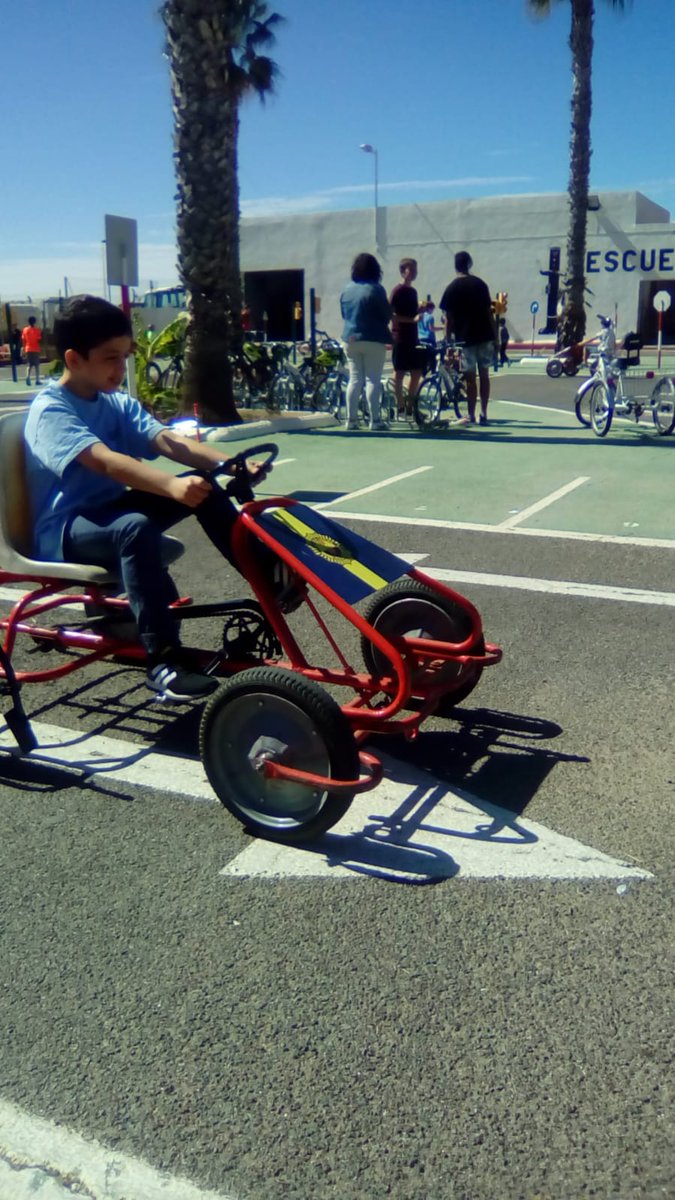 Hui hem pogut gaudir de la gran festa de l'educació viària, els nostres infantils ho han passat en gran.