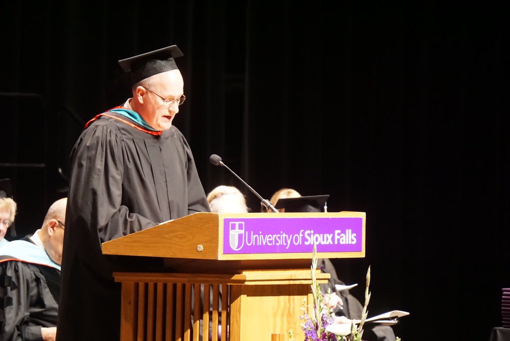 USiouxFalls's tweet photo. Honored to have Avera President & CEO Bob Sutton give todayโs commencement address. #USFGraduation https://t.co/rYYeWv0IFB