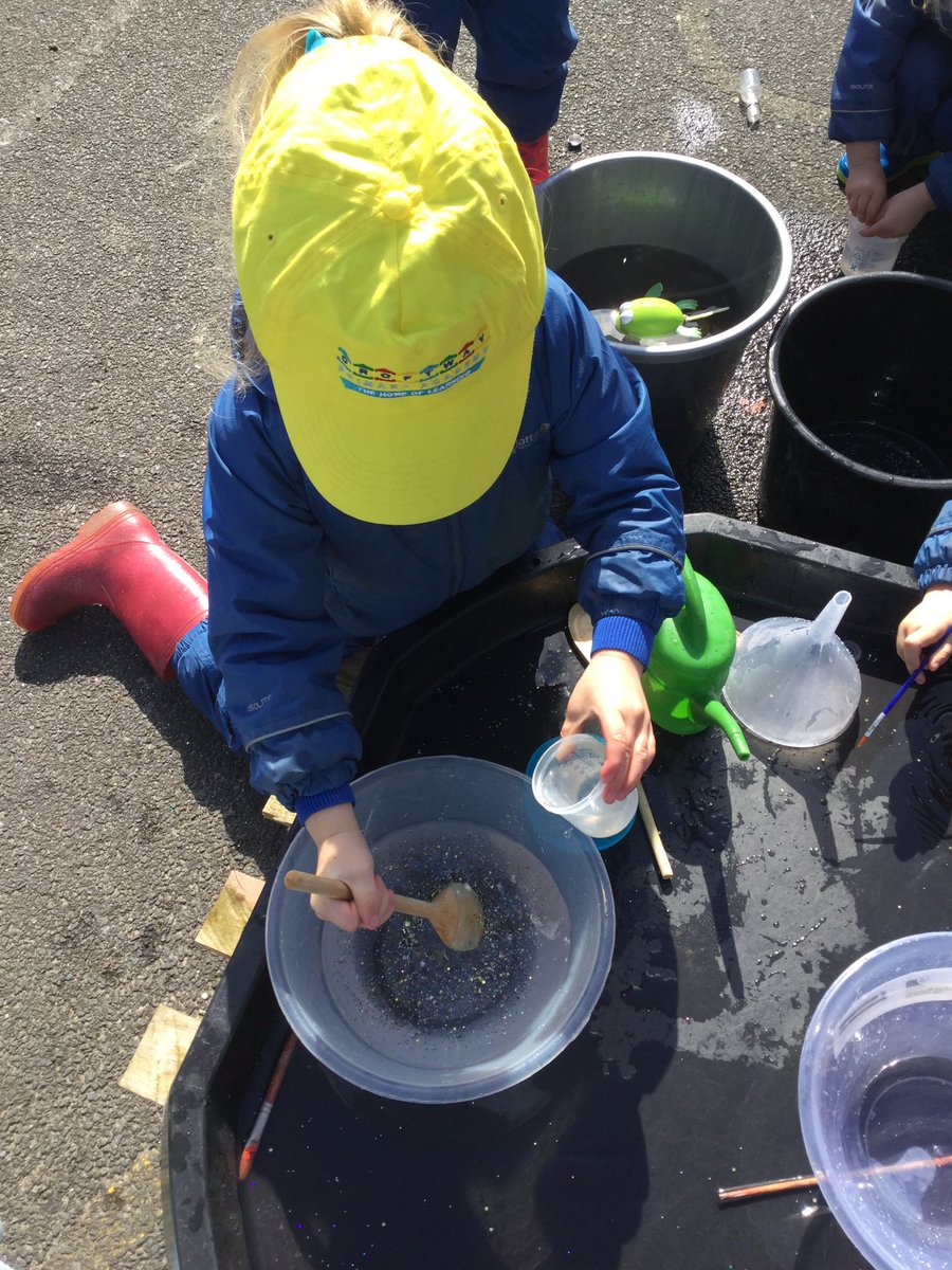 CPAMissLister's tweet photo. Nursery enjoyed reading the story ‘Room on the Broom’ this week, they created magic wands and made potions turning us into unicorns and frogs!! @CroftwayPrimary https://t.co/R9bLWc9DOP
