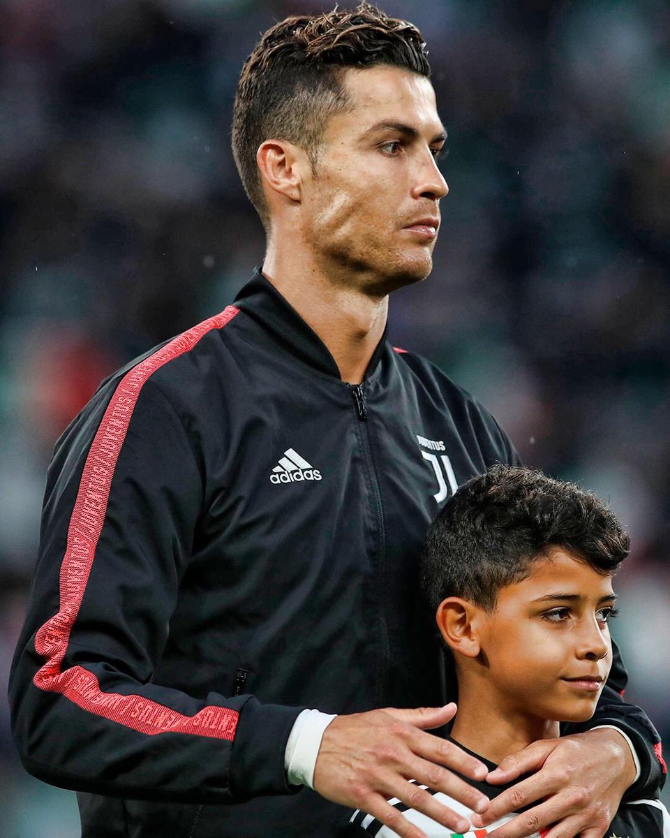 CR7_inside's tweet photo. Tel père, tel fils ❤️👨‍👦 https://t.co/mLZuQYMyBb
