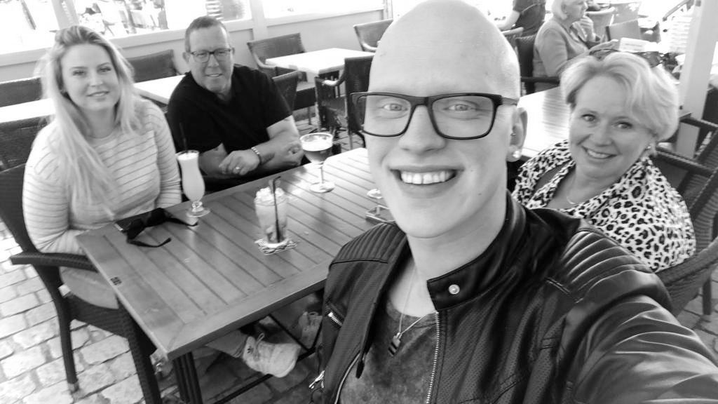WIS_Wim's tweet photo. Het waren 3 ontzettend mooie dagen in Antwerpen n.a.v. onze 30-jarige trouwdag. Heerlijk genoten van de beste pizza’s bij #DaGiovanni. Iedereen bedankt voor alle felicitaties! https://t.co/QY12n5u97h